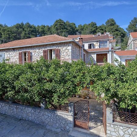 Holiday Home Leonida Jelsa  Εξωτερικό φωτογραφία