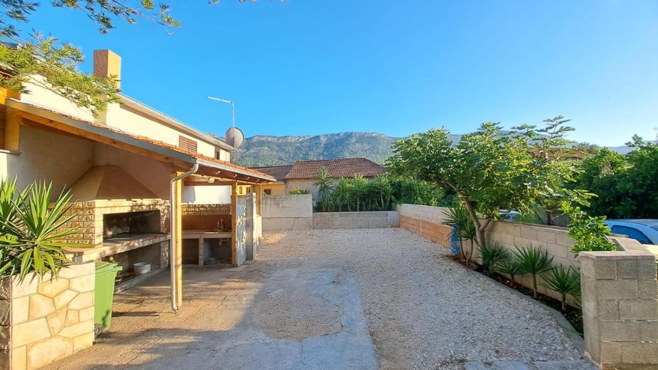 Holiday Home Leonida Jelsa  Εξωτερικό φωτογραφία